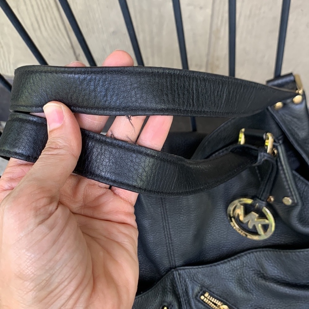 Michael Kors Purse - Picture 15 of 17
